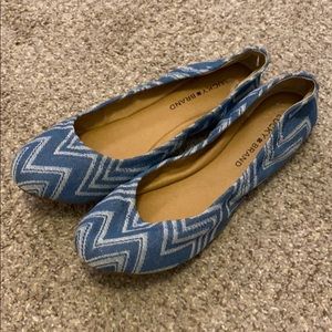 NWOT Lucky Brand emmie blue chevron flats 10